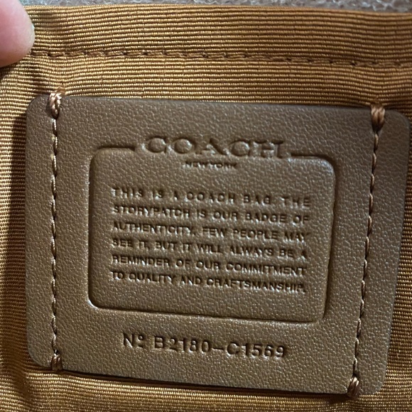 New💃Coach Jes Crossbody With Linear Quilting - Picture 9 of 11